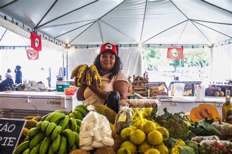 Mst Inicia Feira Da Reforma Agr Ria Nos Arcos Da Lapa No Rio De