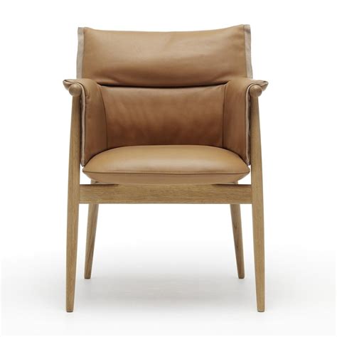 carl hansen embrace  armchair ambientedirect