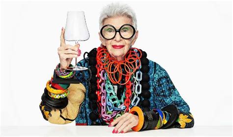 Iris Apfel Addio All Iconico Personaggio Della Moda Aveva Anni