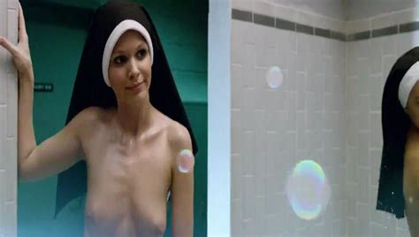 Naked Unknown In A Very Harold Kumar 3D Christmas