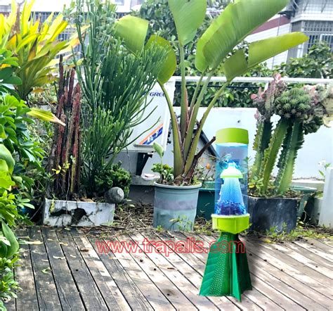 Outdoor Reusable Insect Catcher Electronic Stink Bug Light Trap