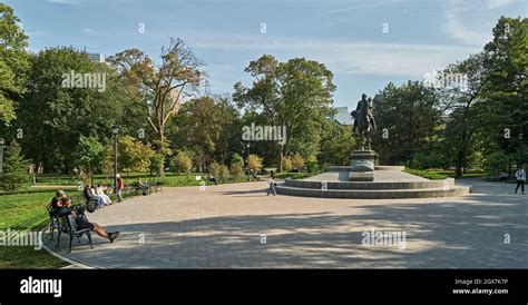 Green park queens meadow hi-res stock photography and images - Alamy
