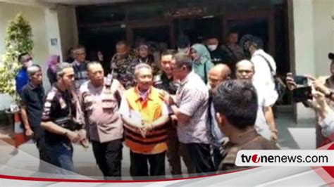 Wali Kota Bandung Nonaktif Yana Mulyana Didakwa Terima Suap Rp Juta