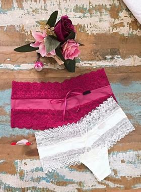 Calcinha Fio Lateral Larga em Renda Gardens Lingerie Moda Íntima Linha Noite