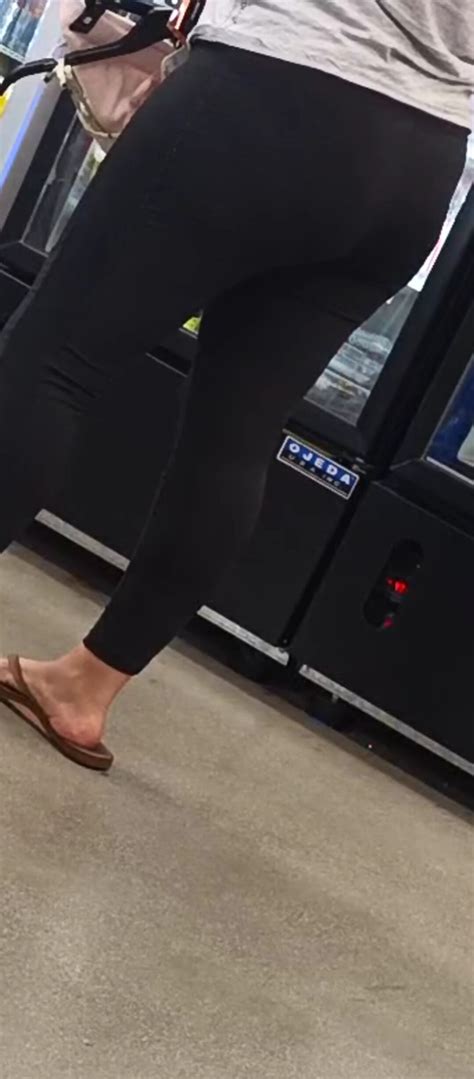 Milf In Black Leggings Spandex Leggings Yoga Pants Forum