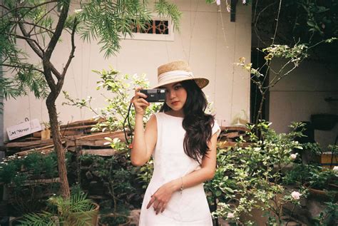 Hot girl 9x được khen ngợi nhờ đẹp không góc chết