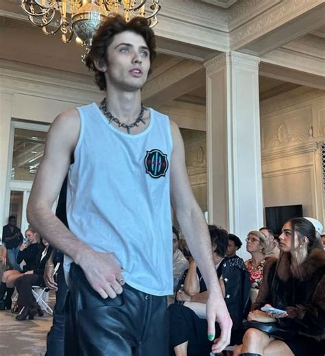 Pin By Kendall On Carrington Hot Emo Guys Emo Guys Pretty Men