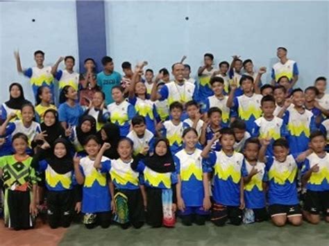 Mantan Atlet Dirikan Sekolah Bola Voli Di Garut Tagar