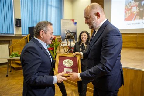 Medale Marszałka dla twórców ludowych również z powiatu nakielskiego