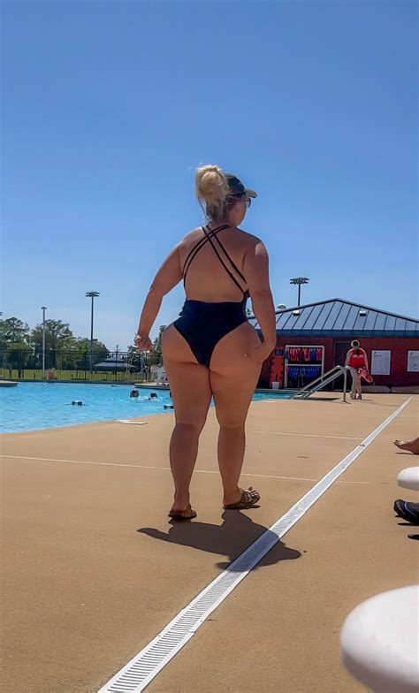 Thick Pawg Blonde At The Pool Bbw Blonde Forum