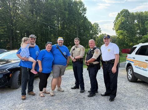 Locals are gathered at tazewell county courthouse to protest 8