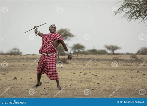 Maasai Men Practicing Throwing A Spear Stock Image Image Of Fashion