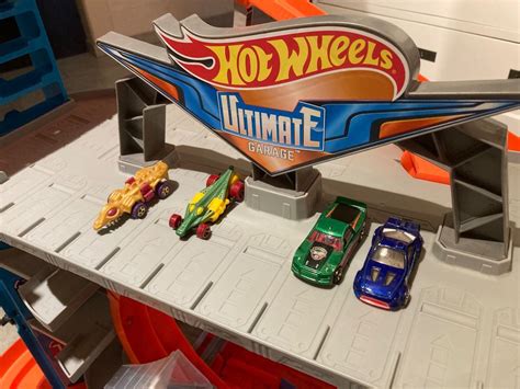 Hot Wheels Garage mit Hai Angriff Gebraucht in Boll für CHF 75 nur Abholung auf Ricardo kaufen