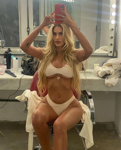 Yasmin Brunet Arrasa De Lingerie Nude Selfie Em Camarim Primeira Hora