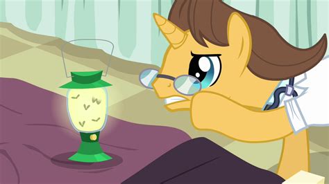 Image Doctor Looking At Lantern S2e16png My Little Pony Friendship