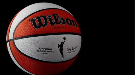 Представлен новый мяч женской НБА от Wilson - Женщины - Баскетбол на ...