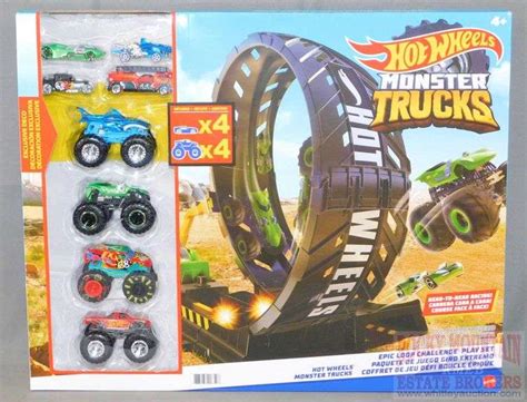 New Hot Wheels Monster Truck Epic Loop Challenge Playset This Includes Cars And Monster