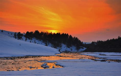 Coucher De Soleil Sur La Neige