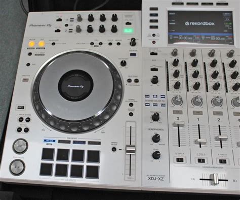 Pioneer DJ XDJ XZ W White 4 Kanalni Univerzalni Profesionalni DJ