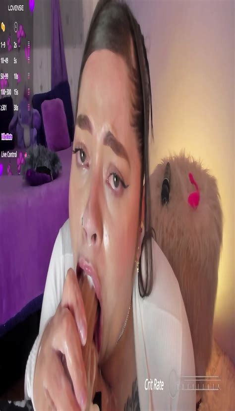 Latina Teases Deepthroat Skills