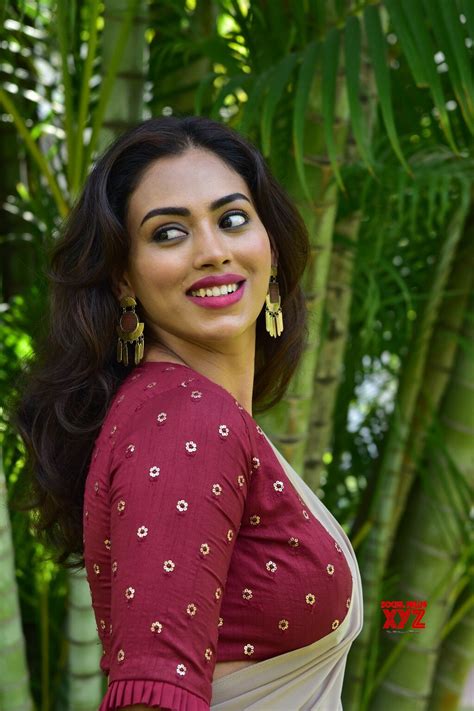 Actress Kamakshi Bhaskarla Glam Stills From Polimera 2 Movie Teaser ...