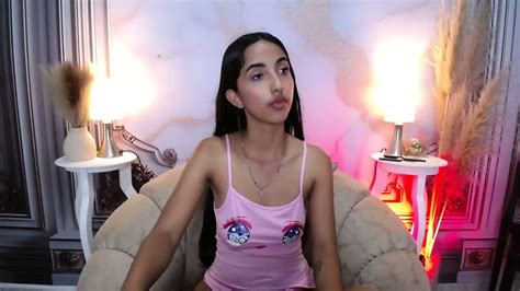 Natural Beauty Latina Pussy Spread Short Video