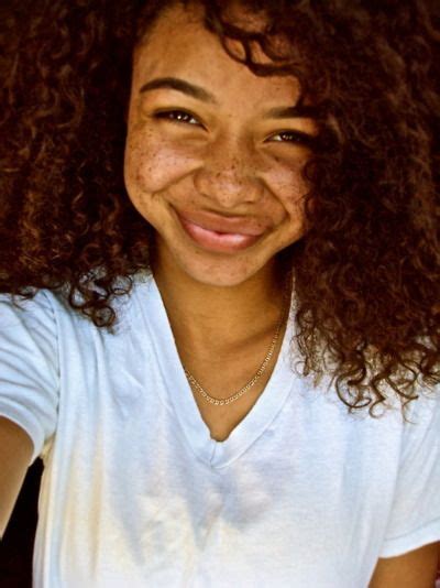 Fuck Yeah Curls Curls Curls Freckles Girl Natural Hair Styles Freckles