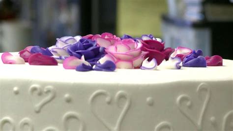 Us Supreme Court Rules On Same Sex Wedding Cake Case Euronews