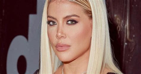 La megaproducción de Wanda Nara con un conjunto de ropa interior nude