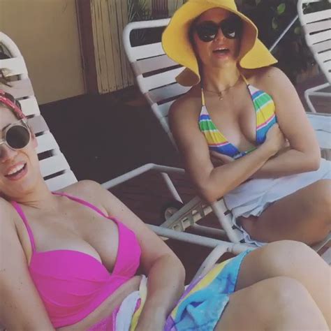 Hot Sexy Krystyna Hutchinson Bikini Pics