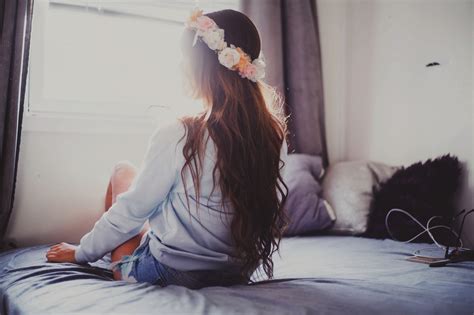 Brunette Sunlight Women Long Hair Bed Wreaths Cushions Sitting HD Wallpaper Rare Gallery
