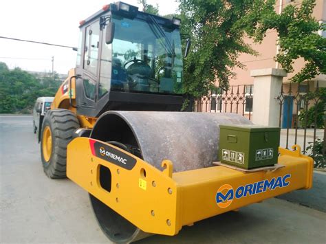 Ton Road Roller Full Hydraulic Single Drum Vibratory Compactor