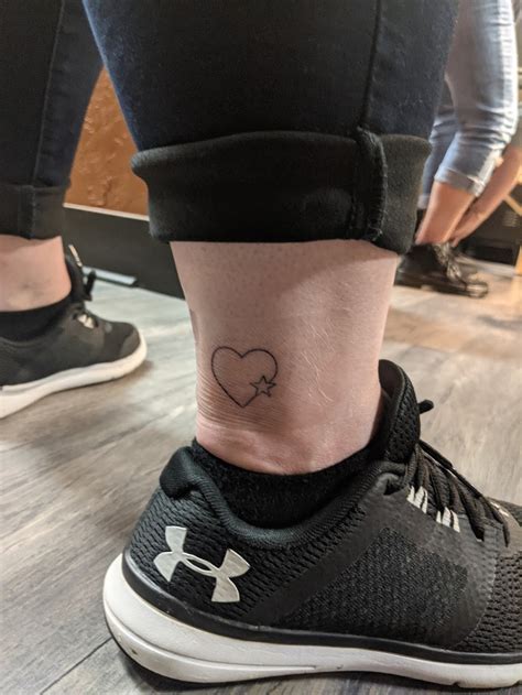 Hidden Rose Tattoo Portland 97209 Oregon Review Of Tattoo Shop
