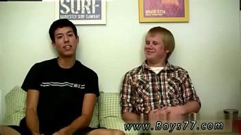 Minets nus rasés et émission de porno gay masculine sur scène xxx XVIDEOS