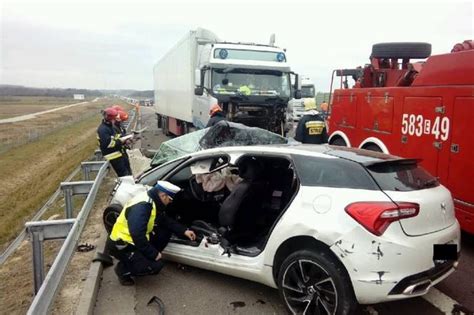 Śmiertelny wypadek na A2 między Zgierzem a Strykowem Utrudnienia w