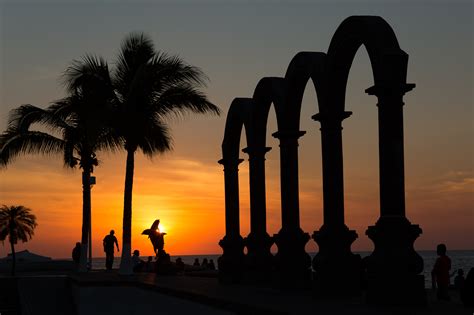 3 Awesome Things to Do in Puerto Vallarta When You're Not Relaxing on