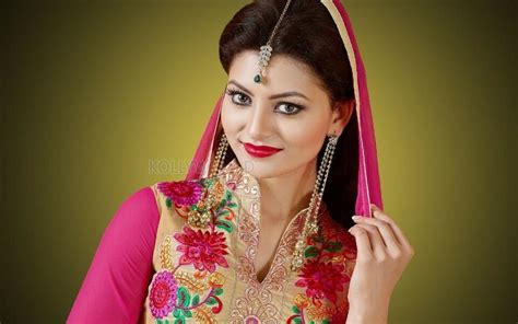 Hot Urvashi Rautela Beautiful Photos 05 54181 Kollywood Zone