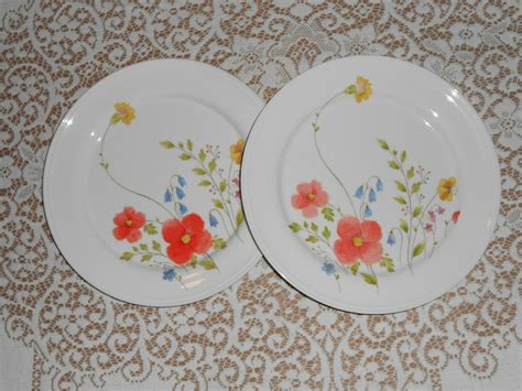 Mikasa Japan Just Flowers Dinner Plates And Similar Items