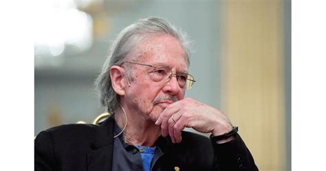 Нобелистът Петер Хандке бе обявен за персона нон грата в Сараево : r ...