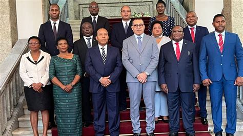 São Tomé e Príncipe Presidente da República dá posse ao novo Governo