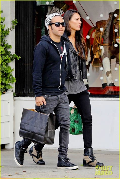 Ashlee Simpson Bikini Babe In Hawaii Photo Ashlee Simpson