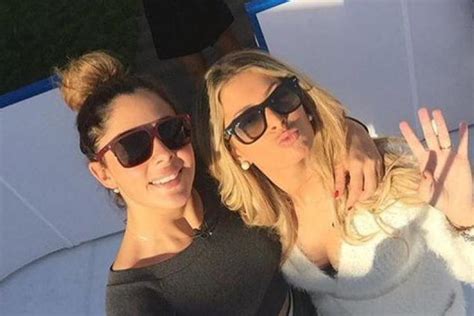 Naked Coralie Porrovecchio in Les anges de la télé réalité