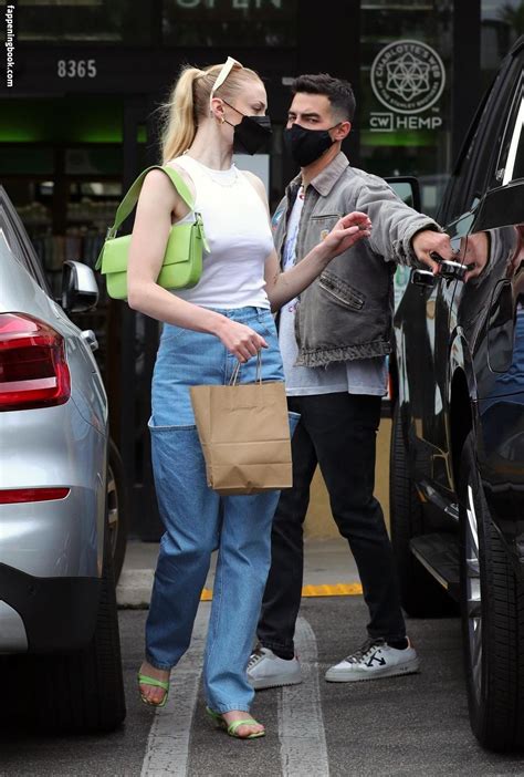 Sophie Turner Nude OnlyFans Leaks Fappening Page 5 FappeningBook