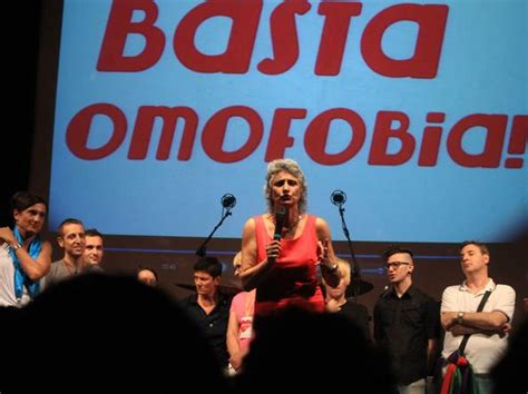 Tuscolano un ragazzo denuncia Insultato e picchiato perché gay Corriere it