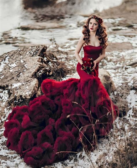 15 Unique Burgundy Wedding Dresses 2025 Deer Pearl Flowers