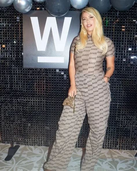 Wanda Nara lanzó su línea de maquillaje en Miami con un lujoso evento