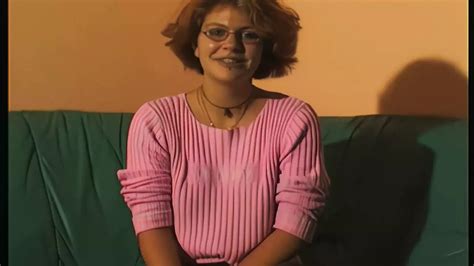 Junge Brunette Brillentraegerin Hat Ihr Erstes Casting Xhamster