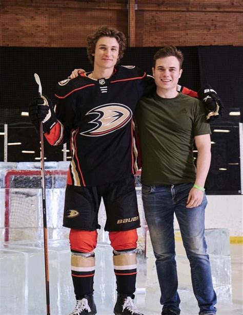 Pin By MNWildGirl On Ice Hockey Babes Hot Hockey Players Hockey Players Hot Hockey Boy