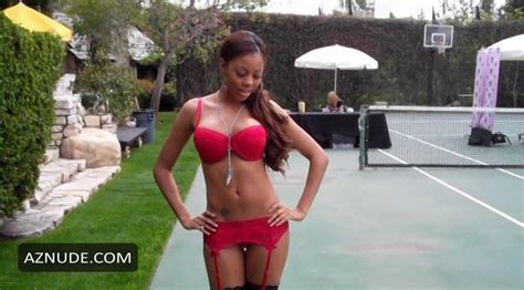 PRECIOUS MUIR Nude AZNude