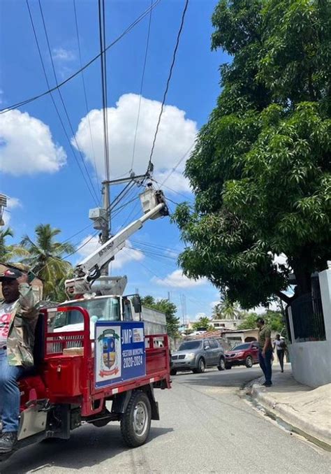 Seguimos Instalando Y Reparando L Mparas Junta Del Distrito Municipal